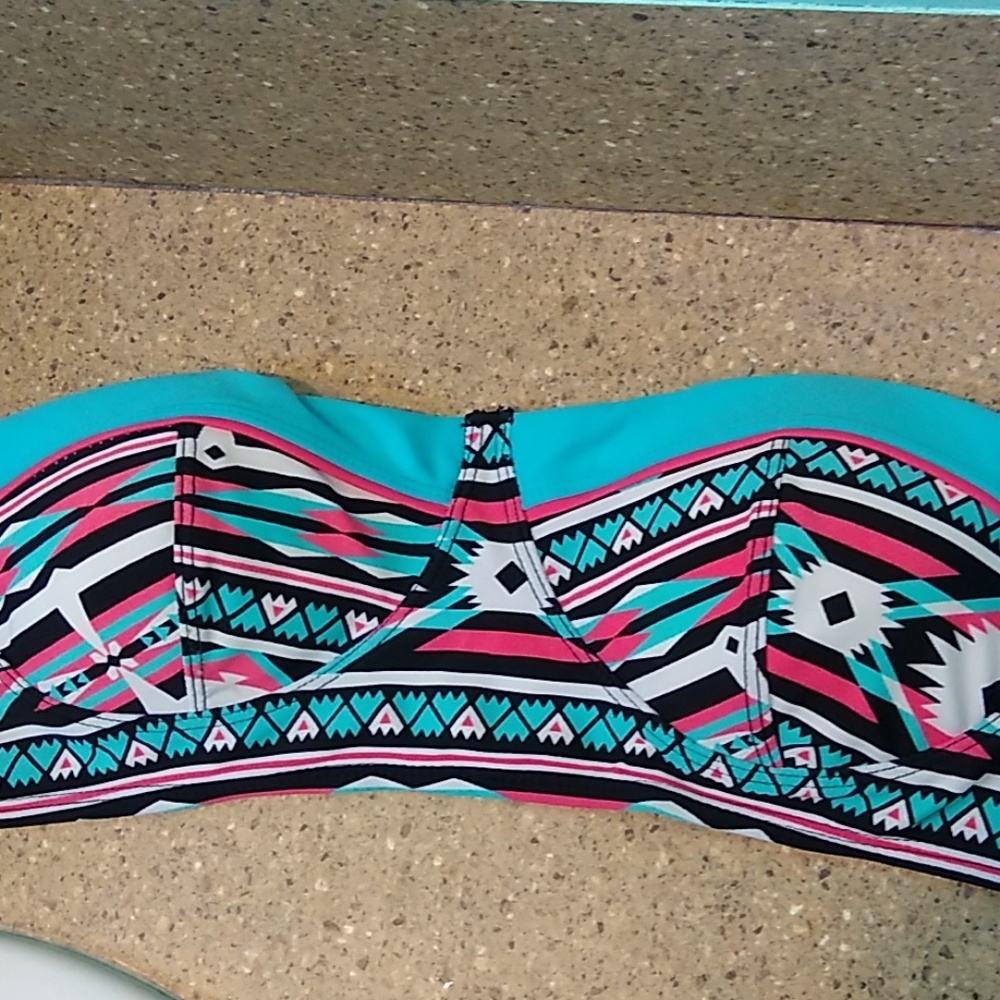 Strapless swim top 👙